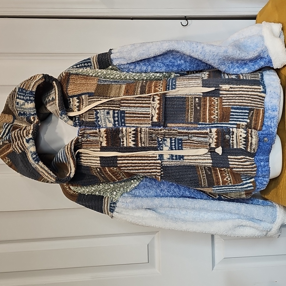 POL Patchwork Sherpa Hooded Shacket Sz L NWOT - Picture 2 of 8